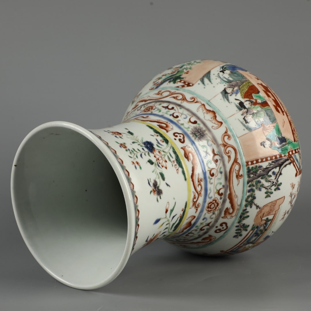 An Exquisite Wucai Figures Pattern Vase - 8
