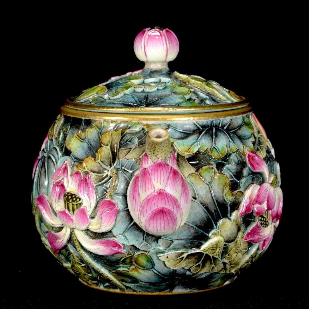An Exquisite Enamel Lotus Leaf Pattern Ewer - 2