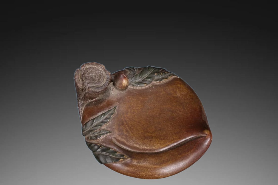 An Exquisite Purple Sands Peach Tea Tray: An Exquisite Purple Sands Peach Tea Tray,Qing Dynasty, China,With Mark,Size:5.5inx4.5inx1.6in 紫砂寿桃壶承,中国清代,带款