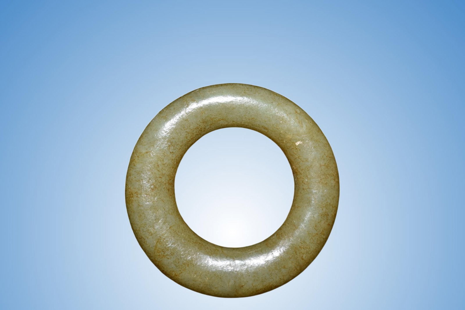 An Exquisite Hotan Jade Ring - 2