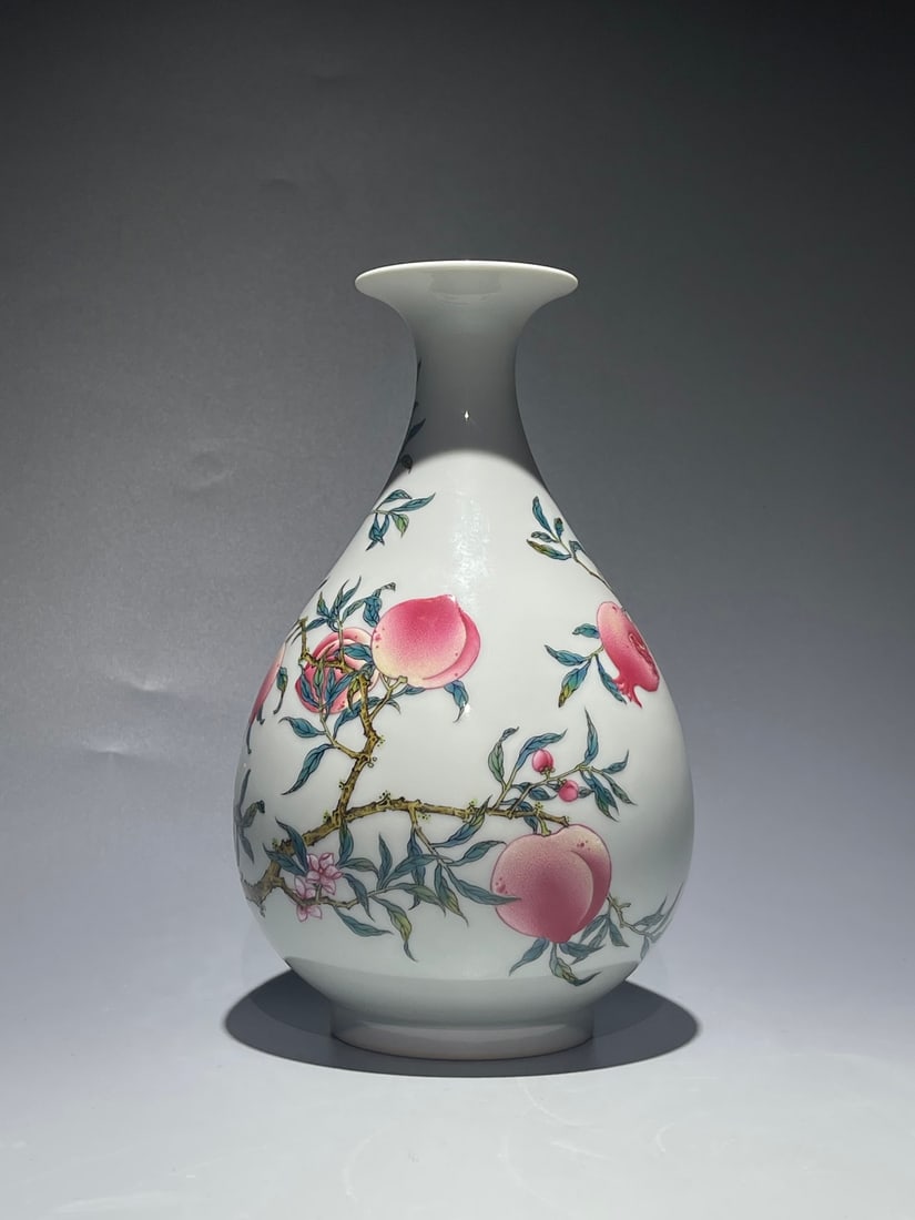 An Exquisite Famille-Rose Peach Pattern Vase: An Exquisite Famille-Rose Peach Pattern Vase,Qing Dynasty, China,Yongzheng Six-character Mark,Size:7.7inx4.7in 粉彩桃纹瓶,中国清代,雍正