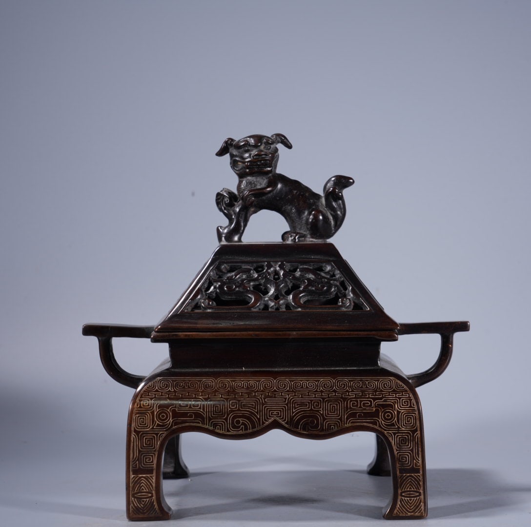 An Exquisite Silver-Inlaid Bronze Double-Ears Censer: An Exquisite Silver-Inlaid Bronze Double-Ears Censer,Ming Dynasty, China,With Mark,Size:7.9inx4.4in ,Weight:4150g 紫铜错银双耳炉,中国明É