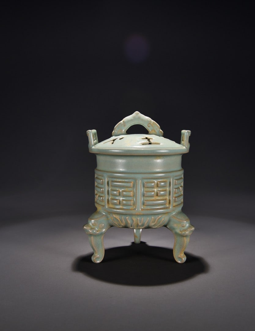 An Exquisite Ru Ware Sky Blue Glazed Trigram Pattern Tripod Censer: An Exquisite Ru Ware Sky Blue Glazed Trigram Pattern Tripod Censer,Song Dynasty, China,Size:8.7inx5.9in