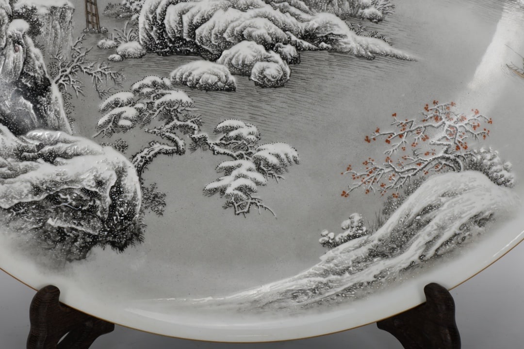 An Exquisite Enamel Landscape Pattern Plate - 8