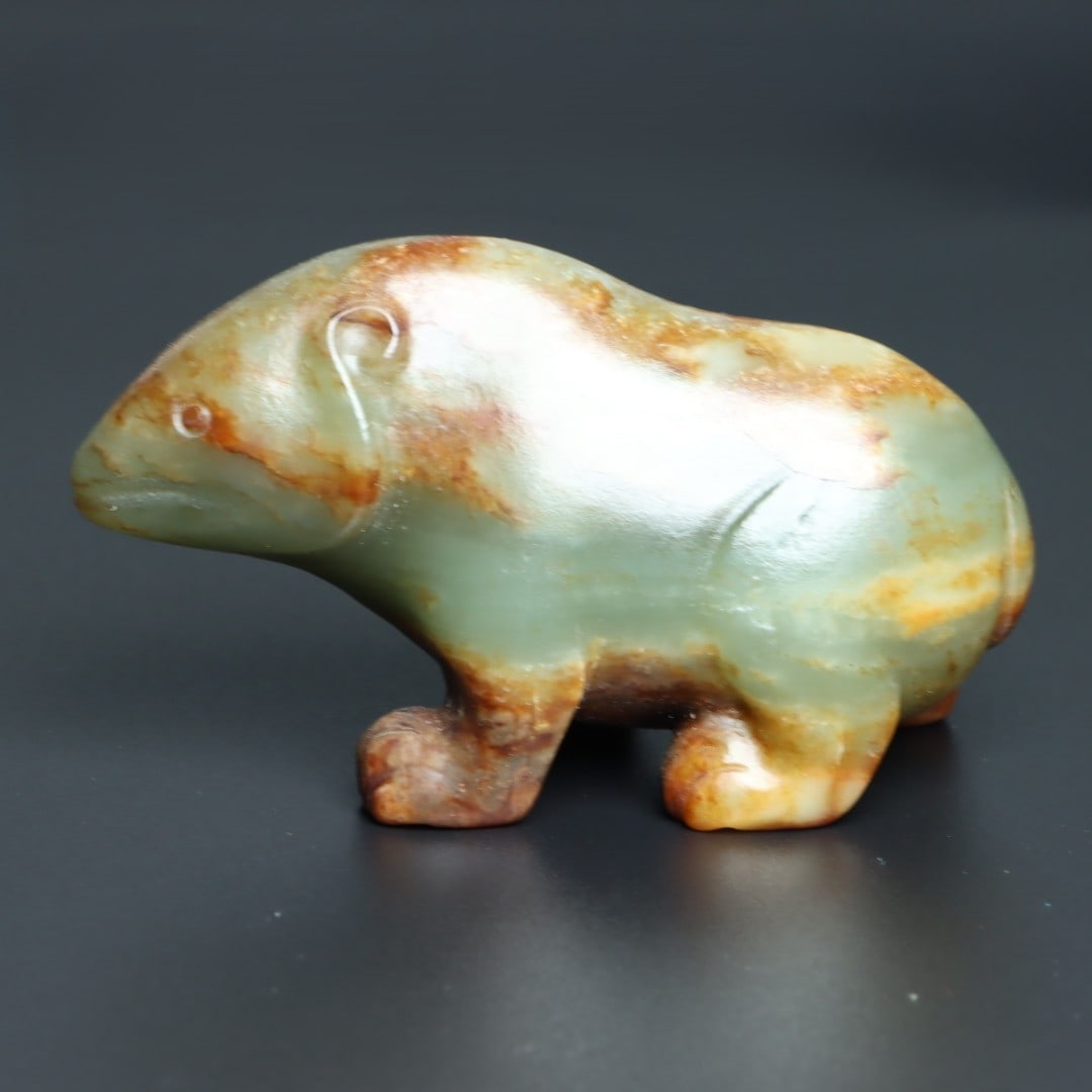 An Exquisite Hotan Jade Bear Ornament (1 of 6)