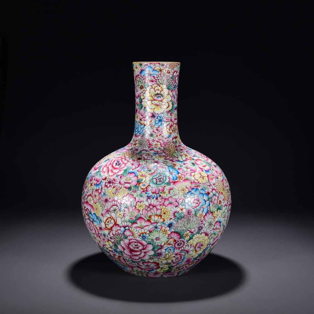 An Exquisite Enamel Flower Pattern Vase - 4