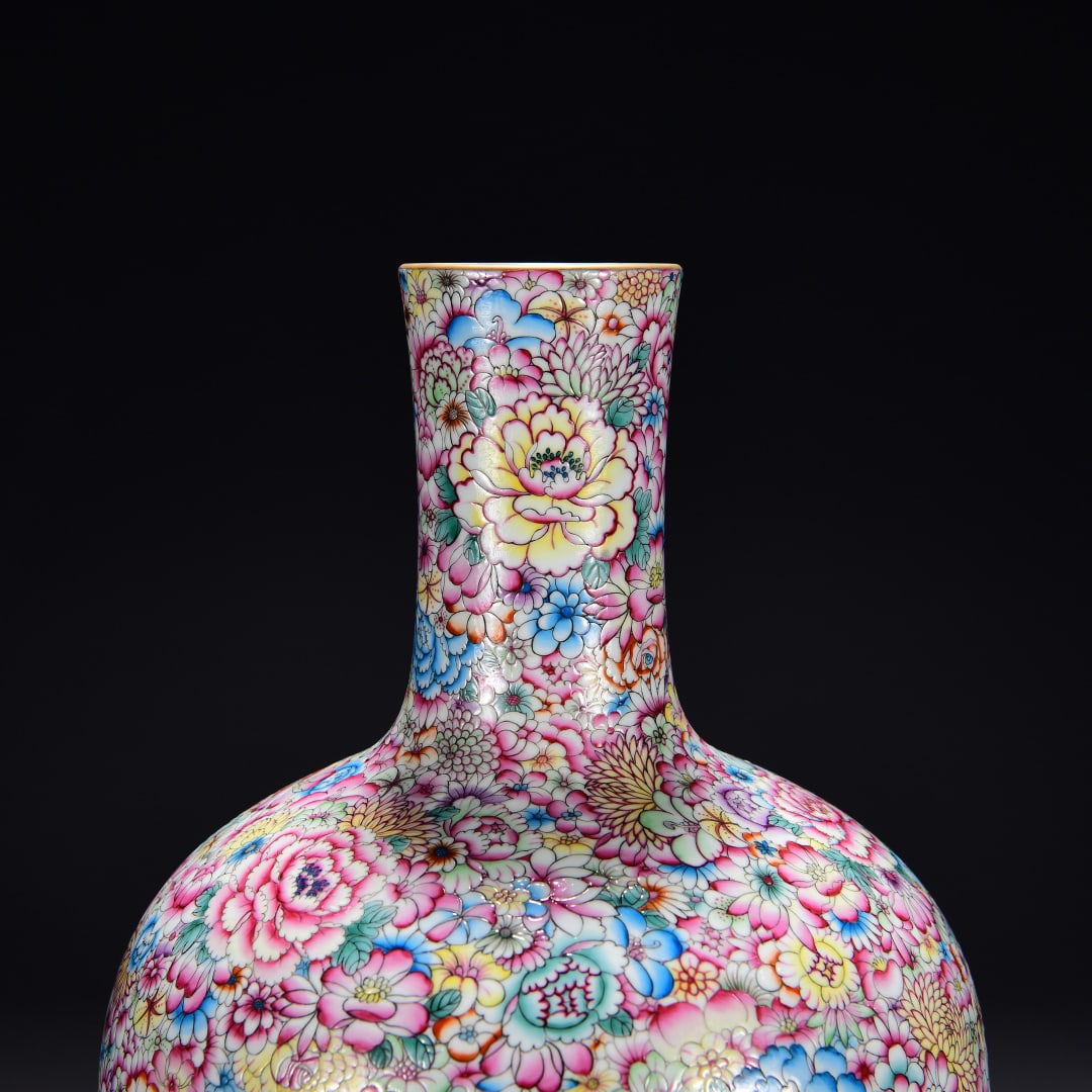 An Exquisite Enamel Flower Pattern Vase - 5