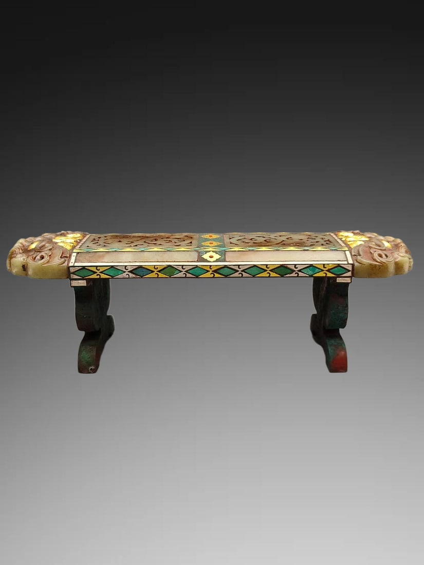 An Exquisite Bronze Gold and Silver-Inlaid Jade Inlaid Table: An Exquisite Bronze Gold and Silver-Inlaid Jade Inlaid Table,Han Dynasty, China,With Mark,Size:12.2in,Weight:g