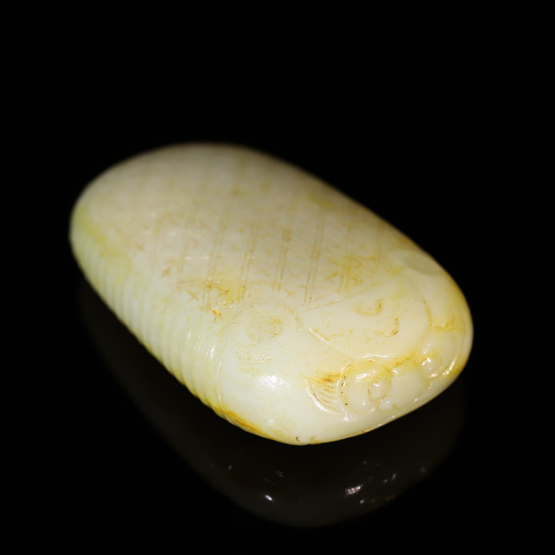 An Exquisite Hotan Jade Tiger Handheld Carving: An Exquisite Hotan Jade Tiger Handheld Carving,Qing Dynasty, China,Size:3.5inx2.2inx0.9in,Weight:238.4g 和田玉虎手把件,中国清代