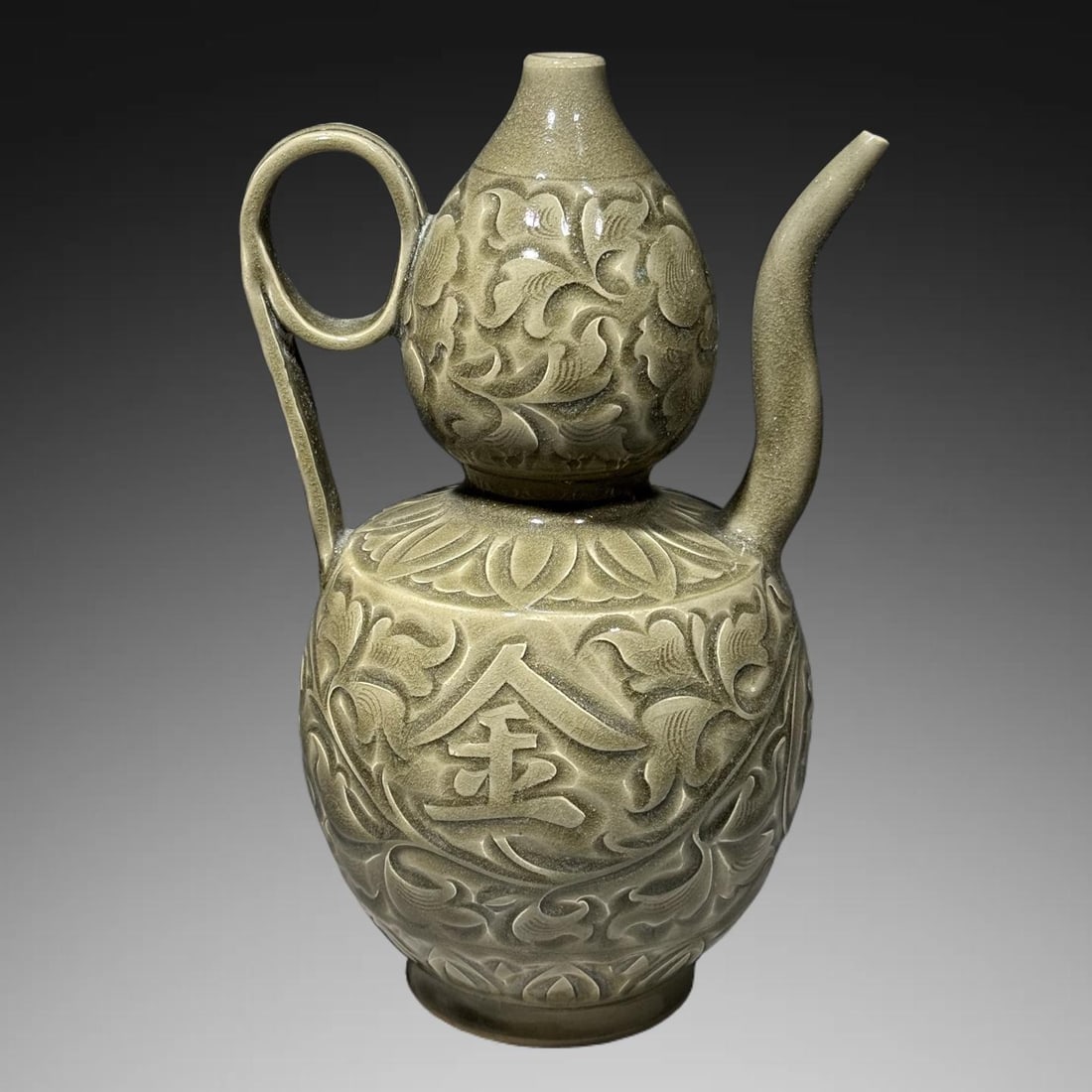 An Exquisite Yaozhou Kiln Gourd Teapot: An Exquisite Yaozhou Kiln Gourd Teapot,Song Dynasty, China,Size:9.8inx6.5in 耀州窑葫芦壶,中国宋代