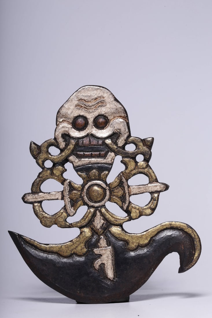 An Exquisite Gold-Inlaid Iron Ritual Implement: An Exquisite Gold-Inlaid Iron Ritual Implement,Qing Dynasty, China,Size:3.5inx3.1inx0.1in,Weight:79g 铁剪金法器,中国清代