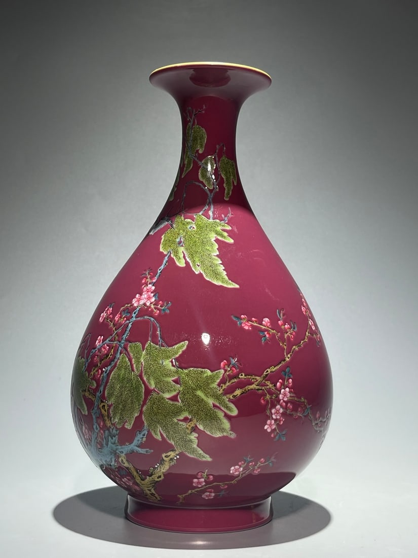 An Exquisite Ruby Red-Glazed Flower and Bird Pattern Vase - 2
