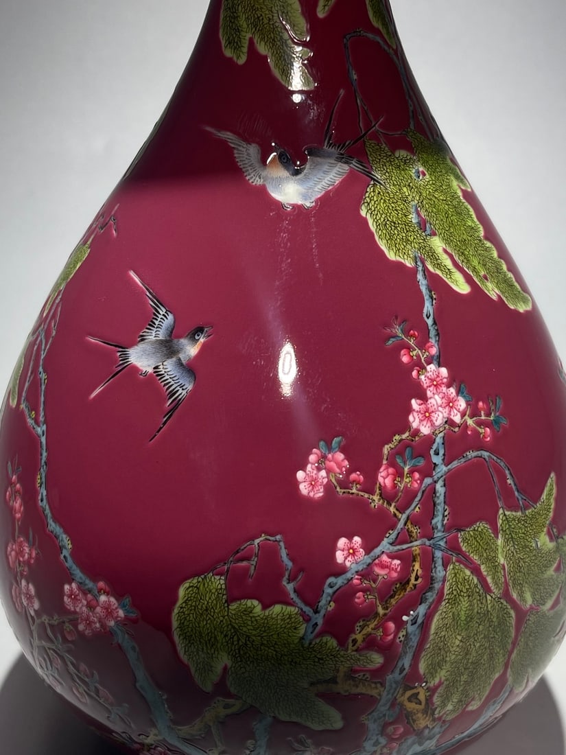 An Exquisite Ruby Red-Glazed Flower and Bird Pattern Vase - 7