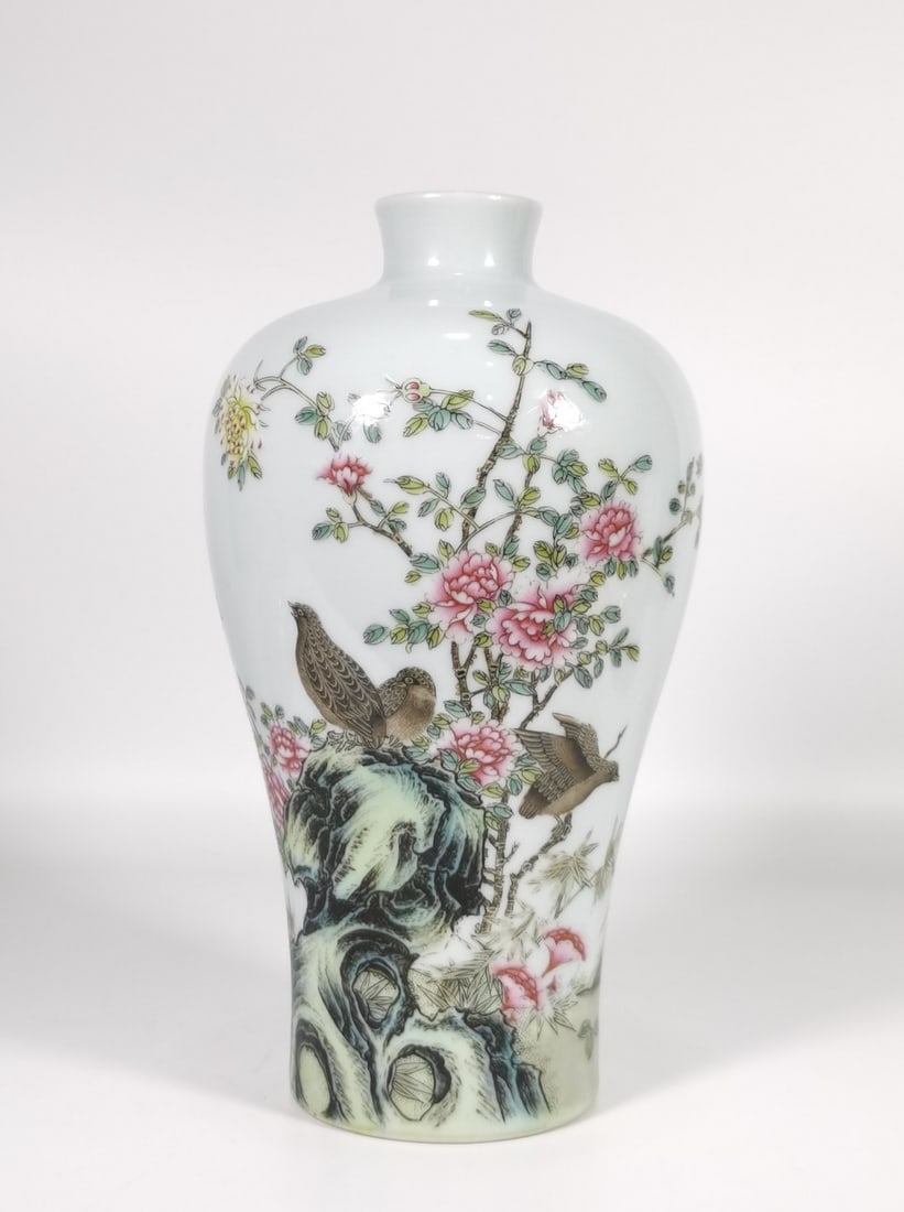 An Exquisite Famille-Rose White Glaze Flower and Bird Pattern Vase: An Exquisite Famille-Rose White Glaze Flower and Bird Pattern Vase,Qing Dynasty, China,Yongzheng Six-character Mark,Size:9.1inx5.5in 粉彩白釉花鸟纹瓶,&#