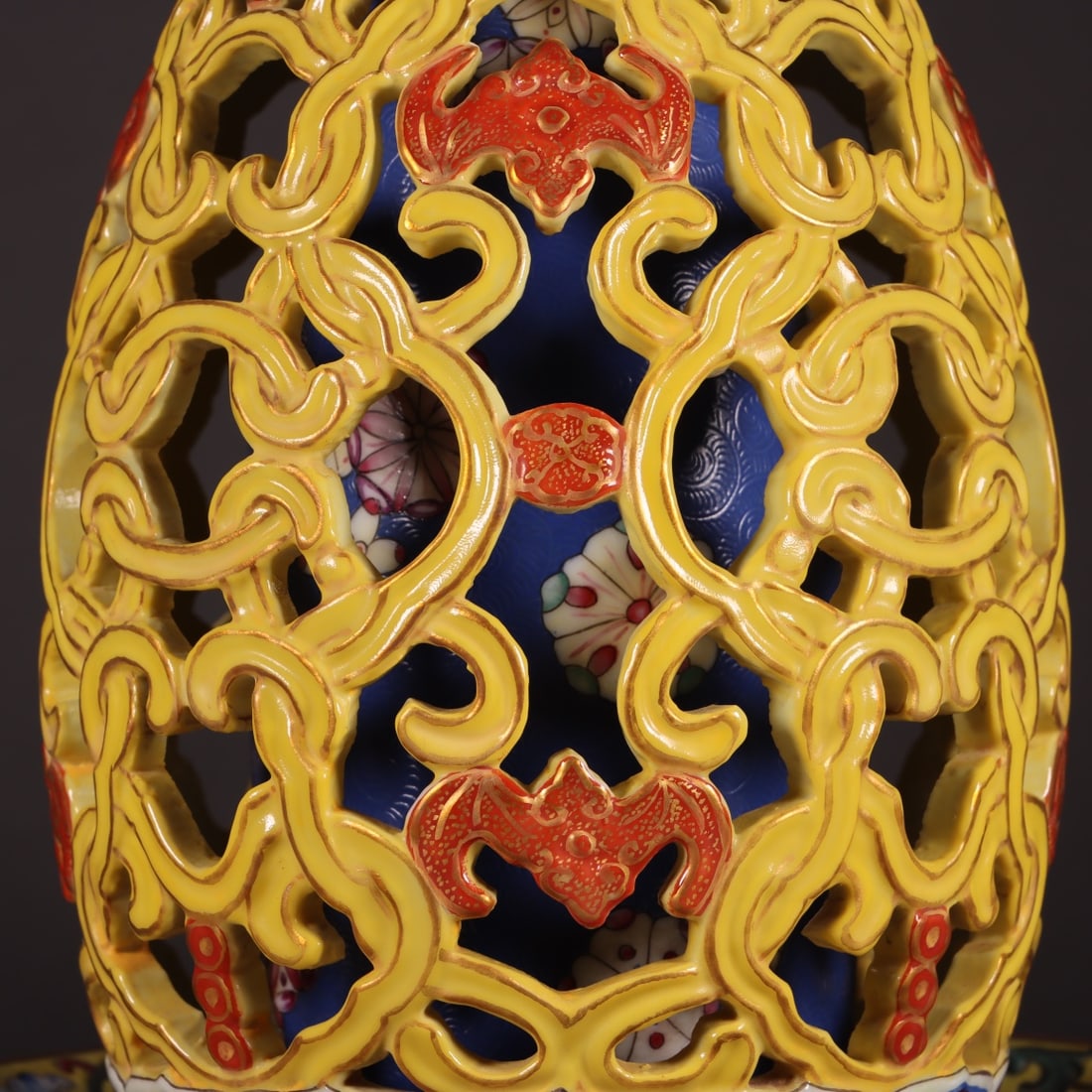 An Exquisite Enamel Painted Gold Lotus Pattern Vase - 3