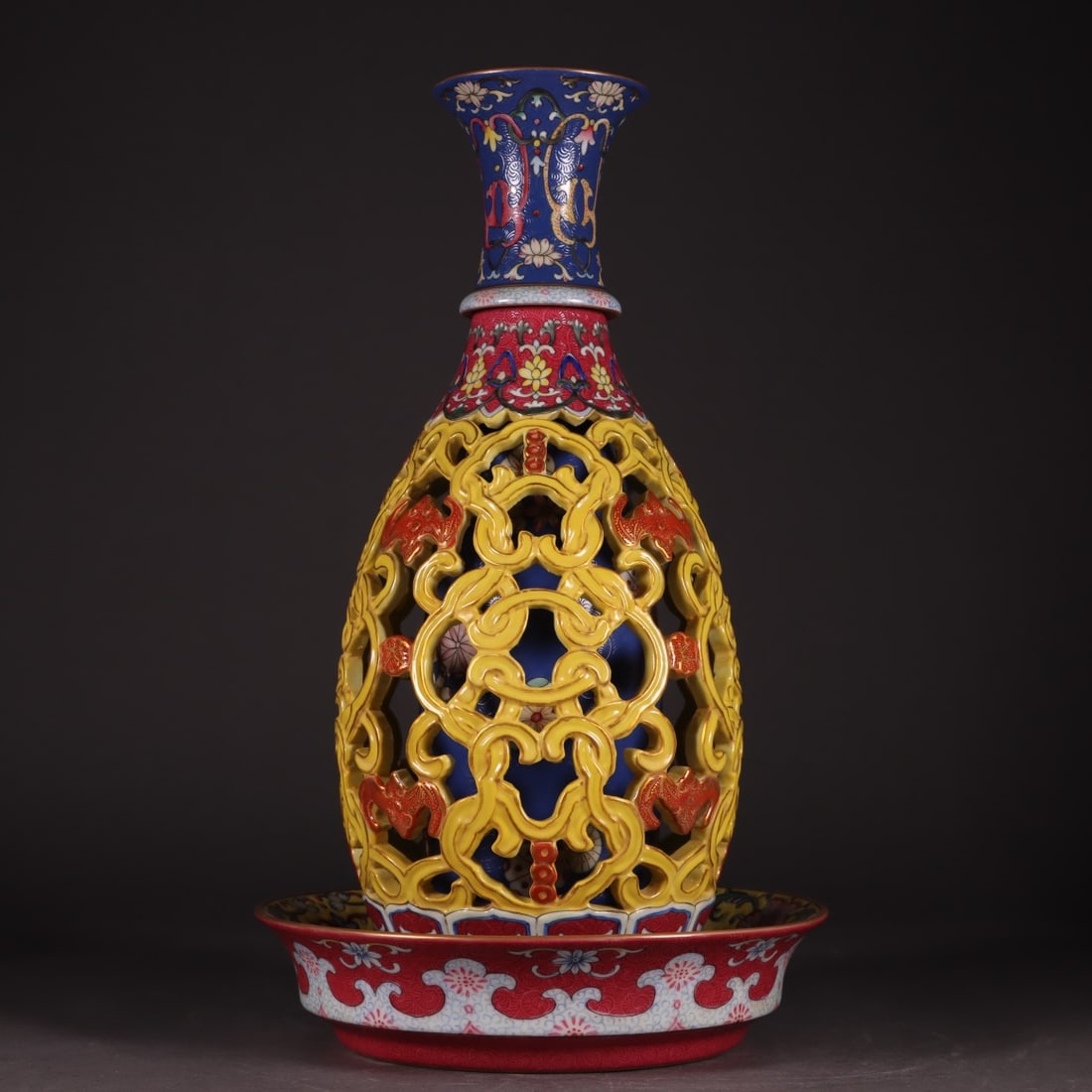 An Exquisite Enamel Painted Gold Lotus Pattern Vase - 5