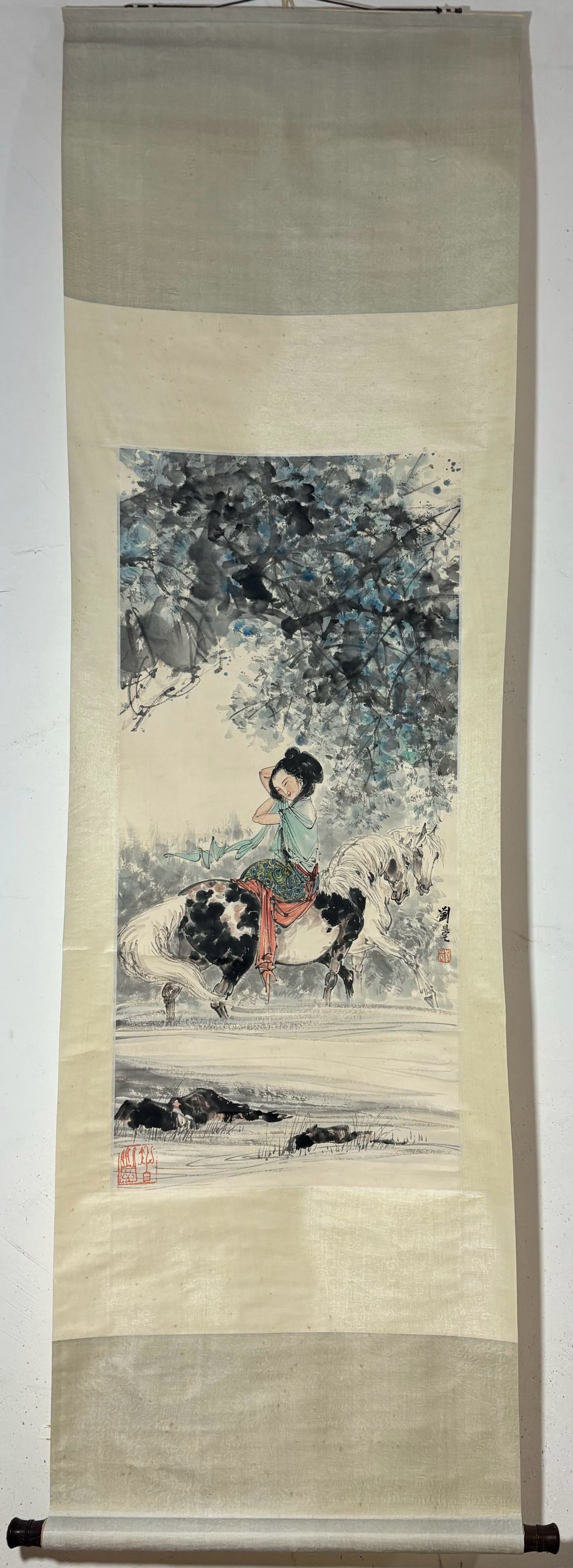 A Chinese Vertical Scroll Ink Painting of Figures on Paper (1 of 9)
