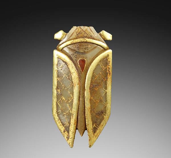 An Exquisite Hotan Jade Inlaid Gold Cicada Ornament: An Exquisite Hotan Jade Inlaid Gold Cicada Ornament,Han Dynasty, China,Size:2.6inx1.2inx0.2in,Weight:29g