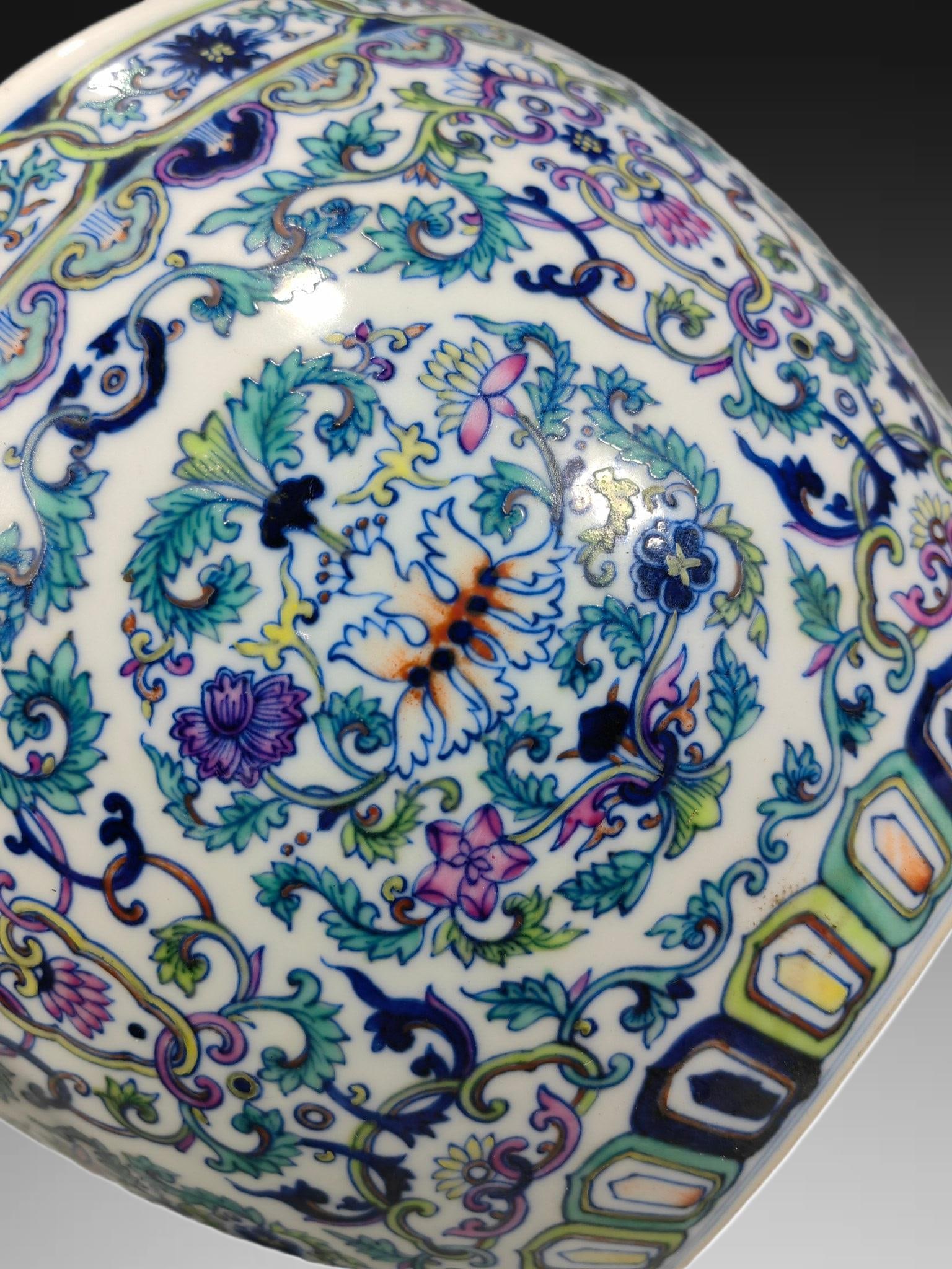An Exquisite Doucai Lotus Pattern Vat - 5