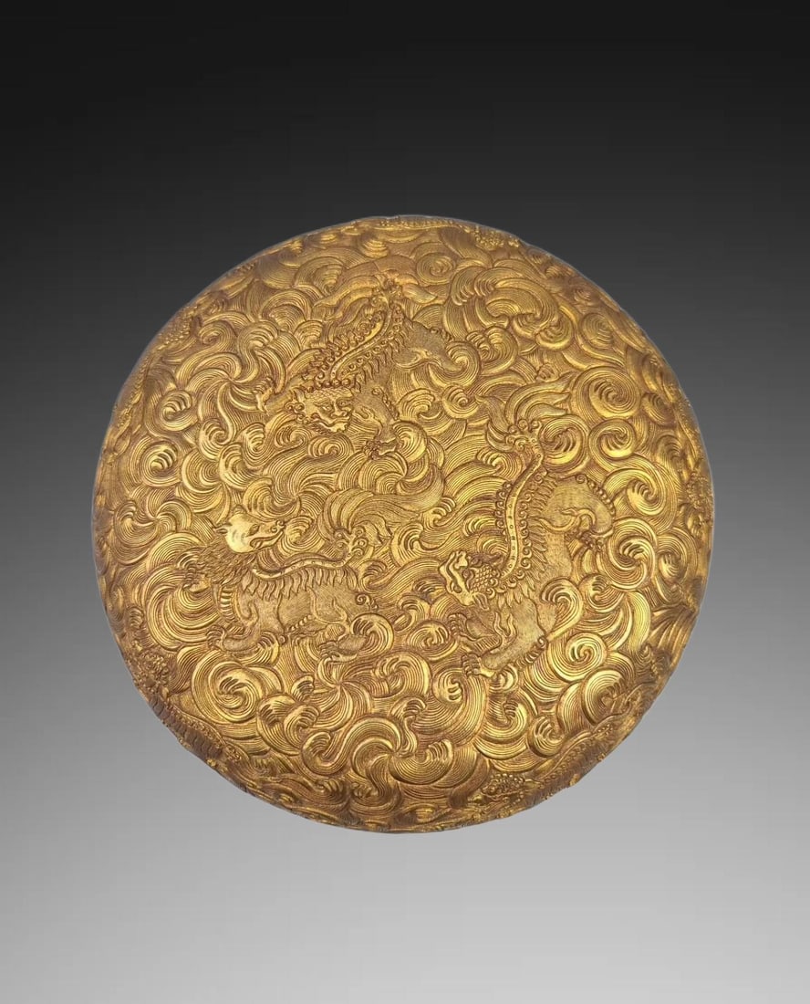 An Exquisite Gilt Bronze Lion Pattern Jewelry Box: An Exquisite Gilt Bronze Lion Pattern Jewelry Box,Qing Dynasty, China,Size:7.5in,Weight:2040g 铜鎏金狮纹首饰盒,中国清代