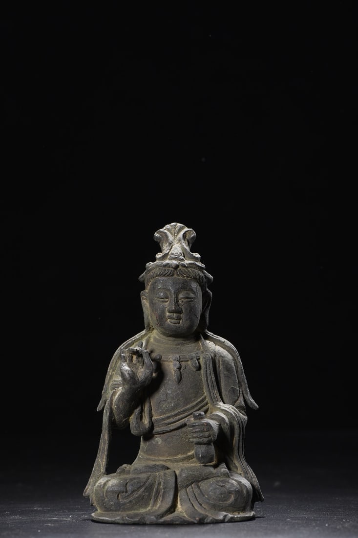 An Exquisite Coppery Buddha statue Ornament: An Exquisite Coppery Buddha statue Ornament,Ming Dynasty, China,Size:5.5inx3.1inx2.4in,Weight:585g 紫铜佛像摆件,中国明代