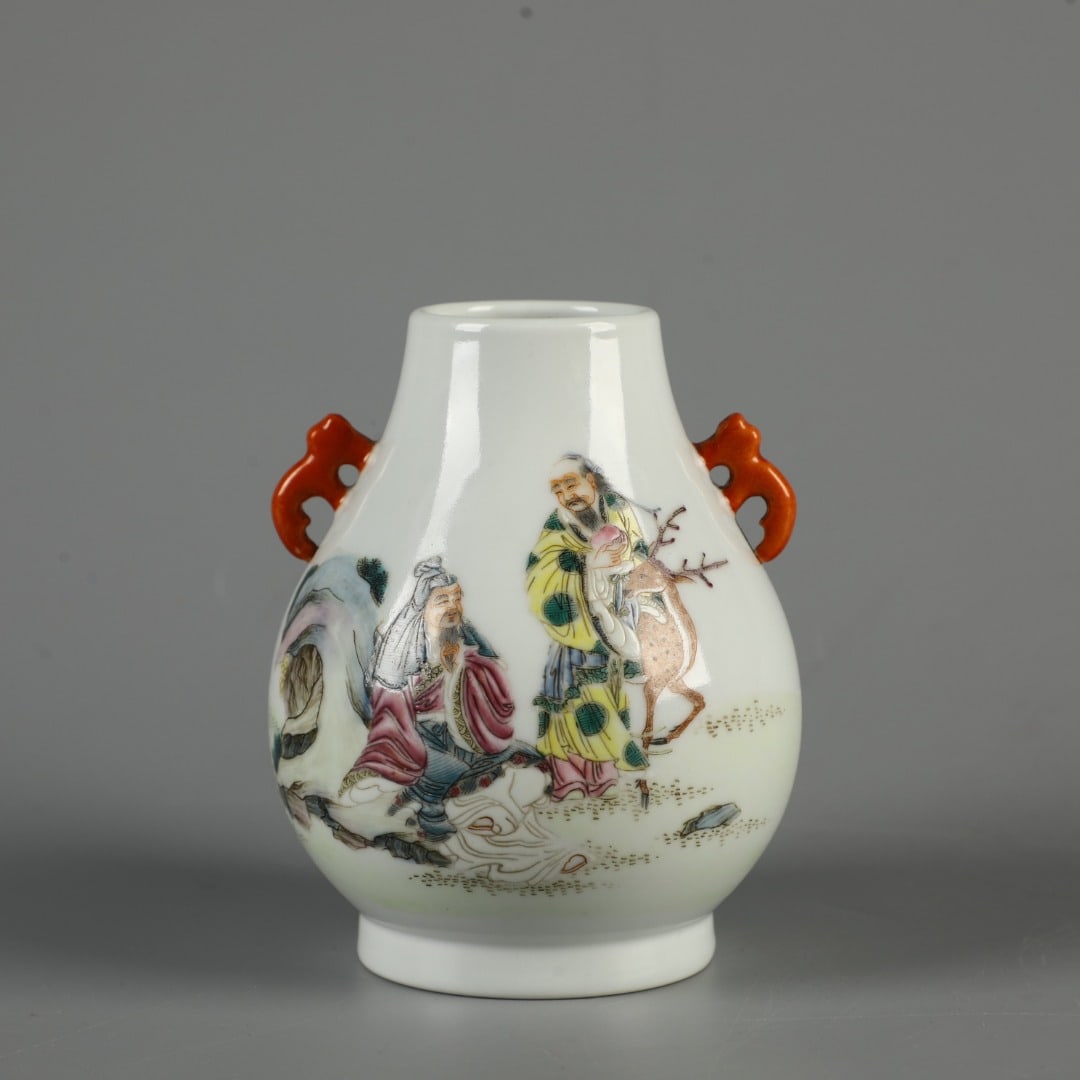 An Exquisite Famille-Rose Figures Pattern Double-Ears Vase: An Exquisite Famille-Rose Figures Pattern Double-Ears Vase,Qing Dynasty, China,With Mark,Size:5.3inx3.7in 粉彩人物纹双耳瓶,中国清É