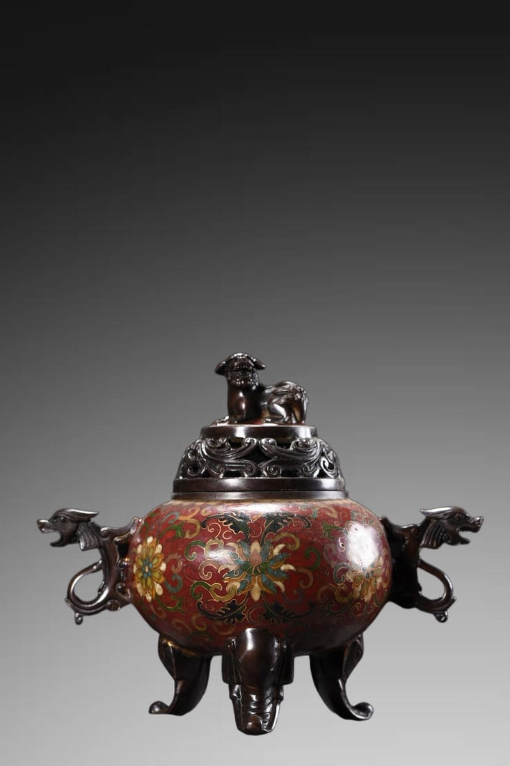 An Exquisite Cloisonne Tripod Censer With Beast Button: An Exquisite Cloisonne Tripod Censer With Beast Button,Qing Dynasty, China,With Mark,Size:8.3inx9.4inx3.9in,Weight:2125g