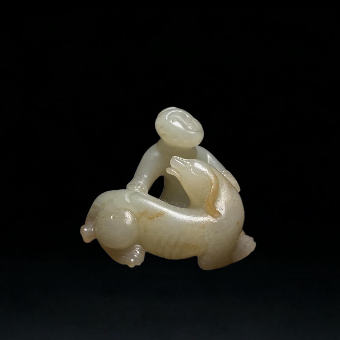 An Exquisite Hotan Jade Human Figure: An Exquisite Hotan Jade Human Figure,Qing Dynasty, China,Size:1.6in,Weight:40g 和田玉人,中国清代