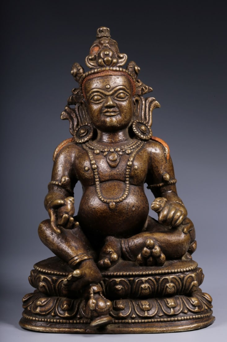 An Exquisite Bronze God of Wealth Ornament: An Exquisite Bronze God of Wealth Ornament,Qing Dynasty, China,Size:6.2inx4inx3.1in,Weight:1177g 黄铜财神摆件,中国清代