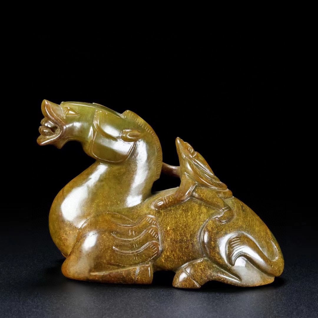 An Exquisite Hotan Jade Horse Ornament: An Exquisite Hotan Jade Horse Ornament,Han Dynasty, China,Size:5inx3.6inx1.9in,Weight:604g 和田玉马摆件,中国汉代
