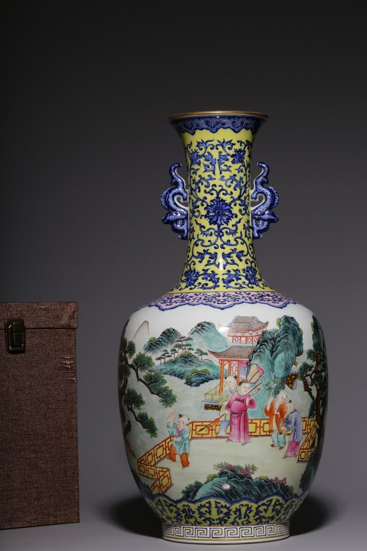 An Exquisite Blue and White Famille-Rose Figures Pattern Double-Ears Vase: An Exquisite Blue and White Famille-Rose Figures Pattern Double-Ears Vase,Qing Dynasty, China,Qianlong Six-character Mark,Size:18.1inx8.6inx5.5in 青花粉彩人物ಬ