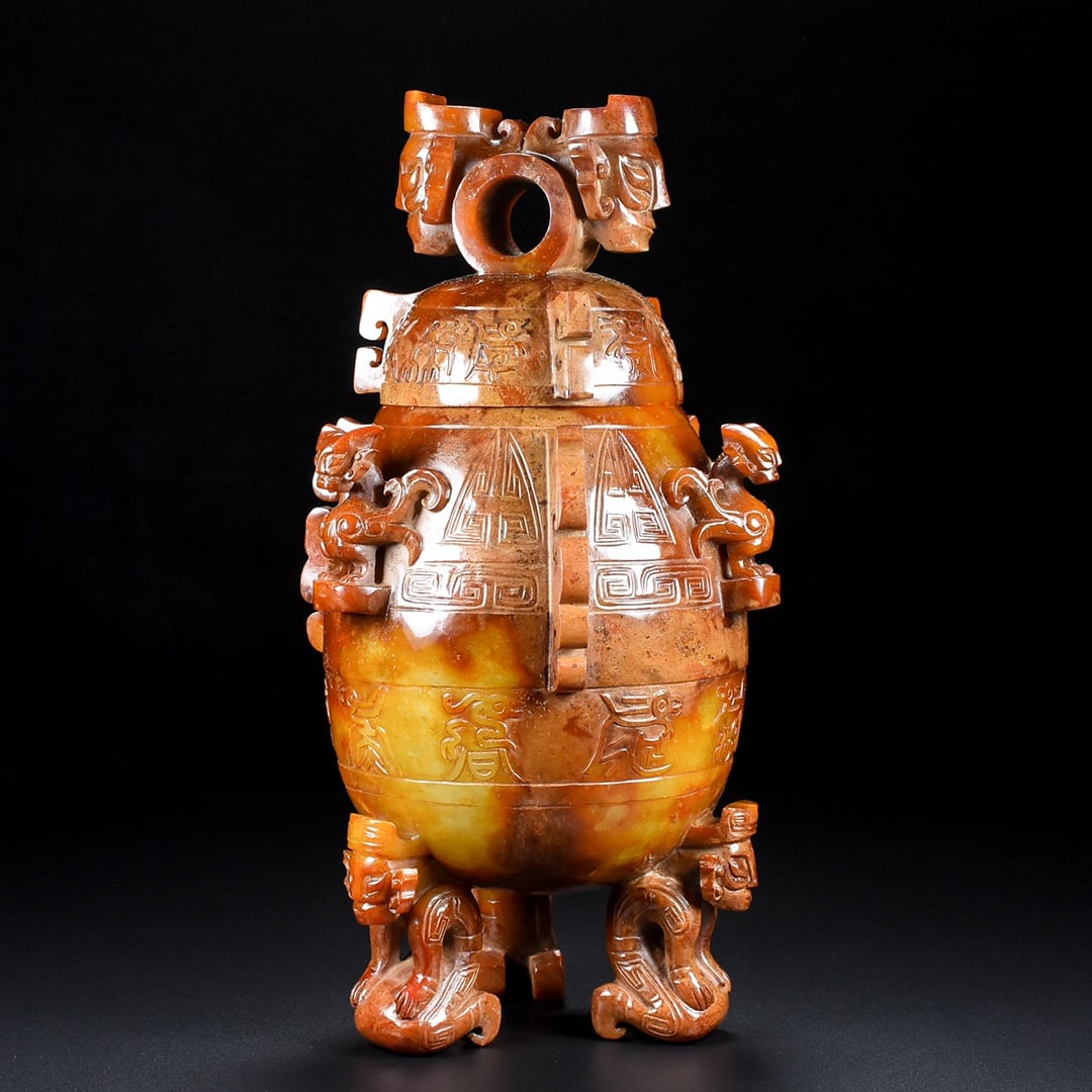An Exquisite Hotan Jade Dragon-Ears Vase: An Exquisite Hotan Jade Dragon-Ears Vase,Han Dynasty, China,Size:5.5inx5.5inx10.6in,Weight:1845g 和田玉龙耳瓶,中国汉代