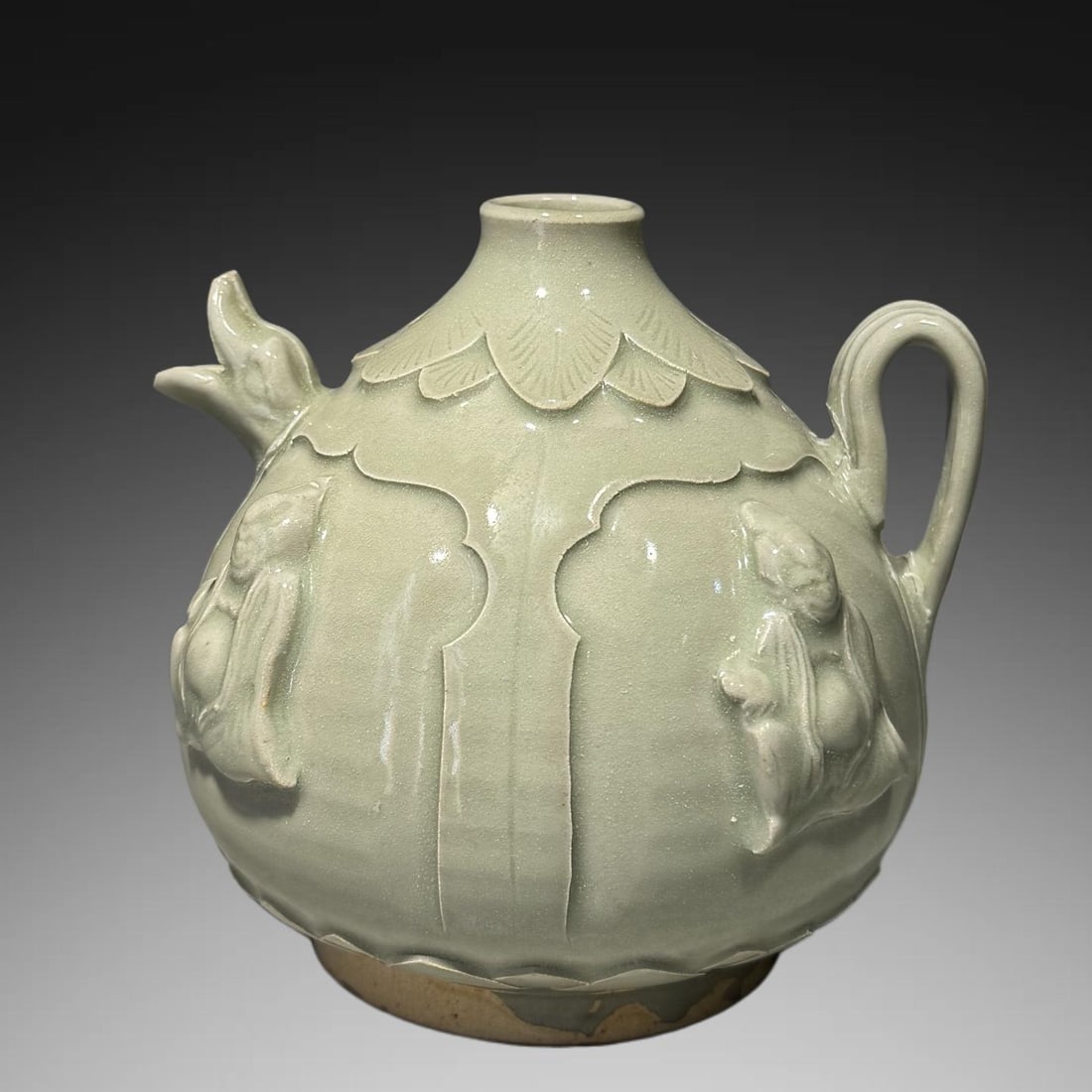 An Exquisite Yaozhou Kiln Moon White Glazed Dragon Spout Teapot: An Exquisite Yaozhou Kiln Moon White Glazed Dragon Spout Teapot,Song Dynasty, China,Size:5.1inx5.1in 耀州窑月白釉龙嘴壶,中国宋&#
