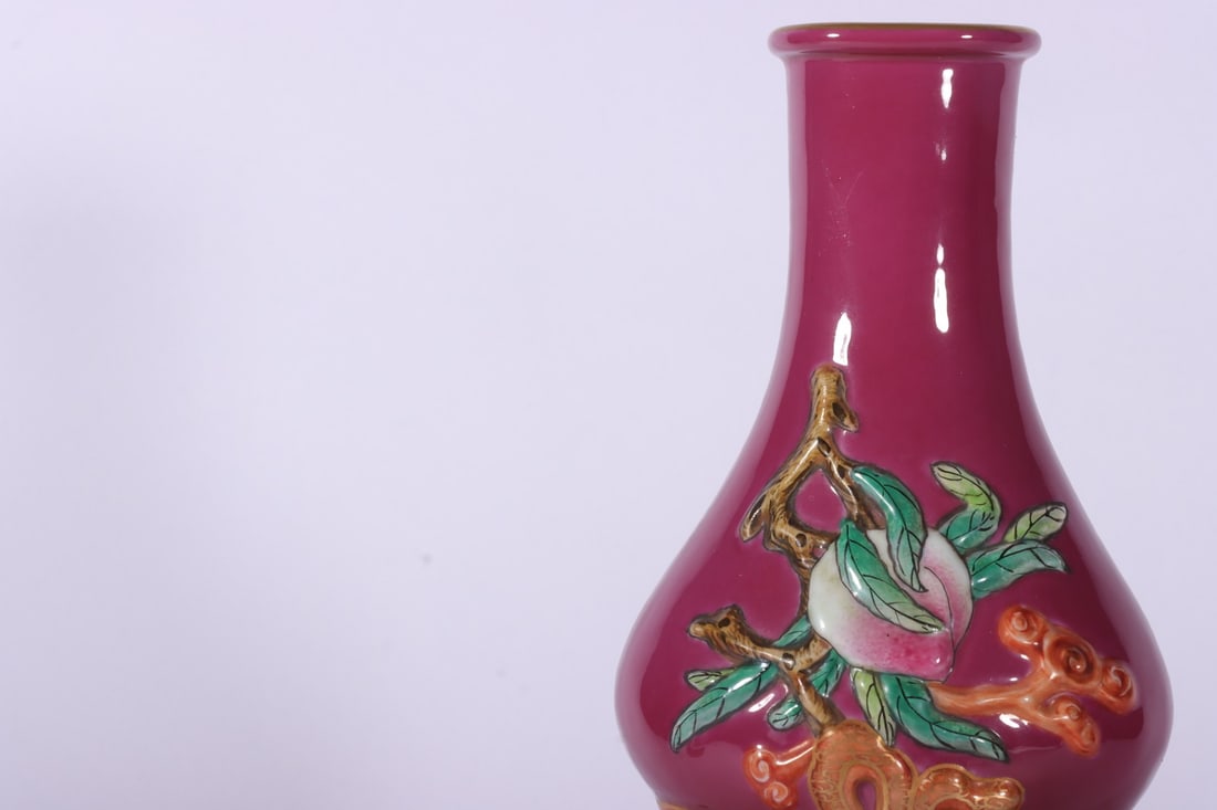 An Exquisite Ruby Red-Ground Peach Pattern Gourd Vase - 2