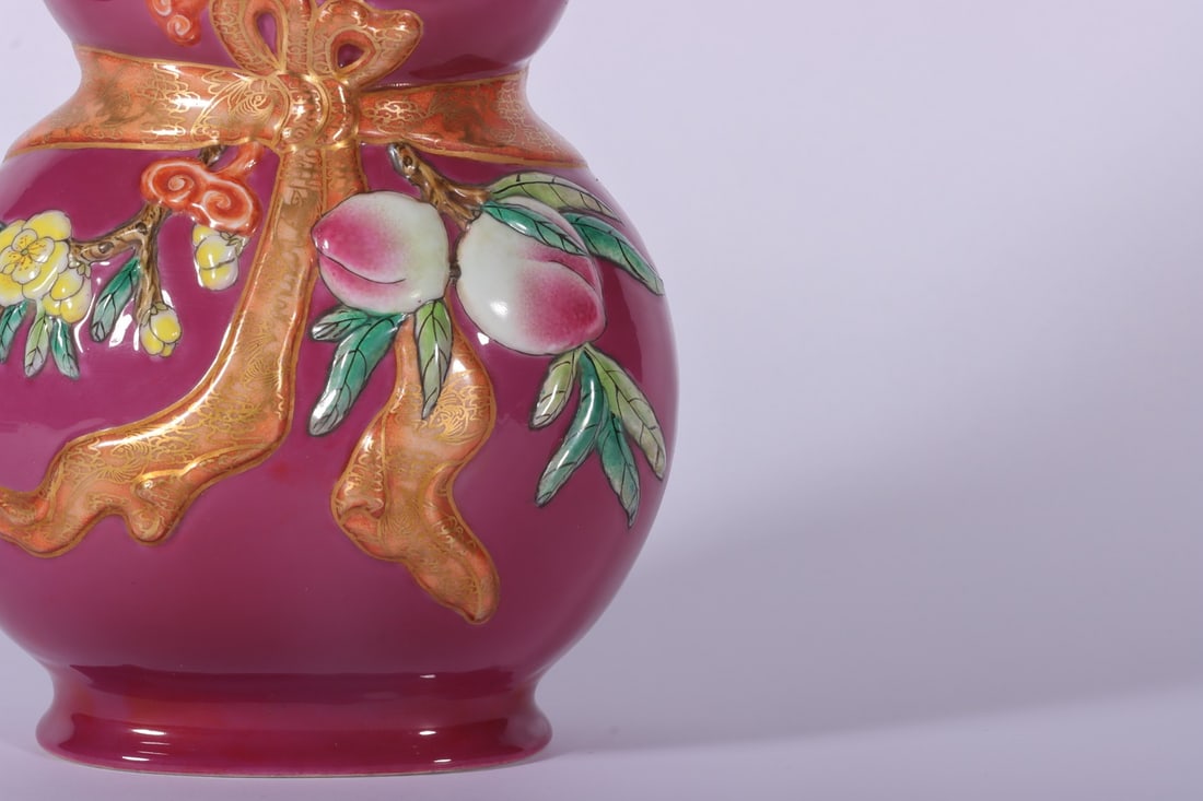 An Exquisite Ruby Red-Ground Peach Pattern Gourd Vase - 3