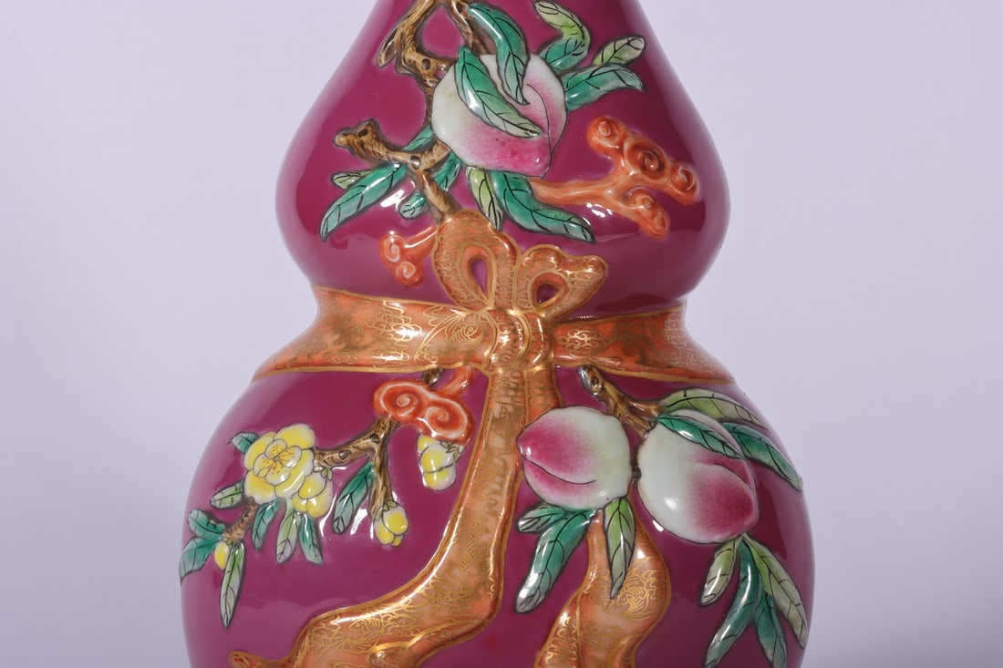 An Exquisite Ruby Red-Ground Peach Pattern Gourd Vase - 4