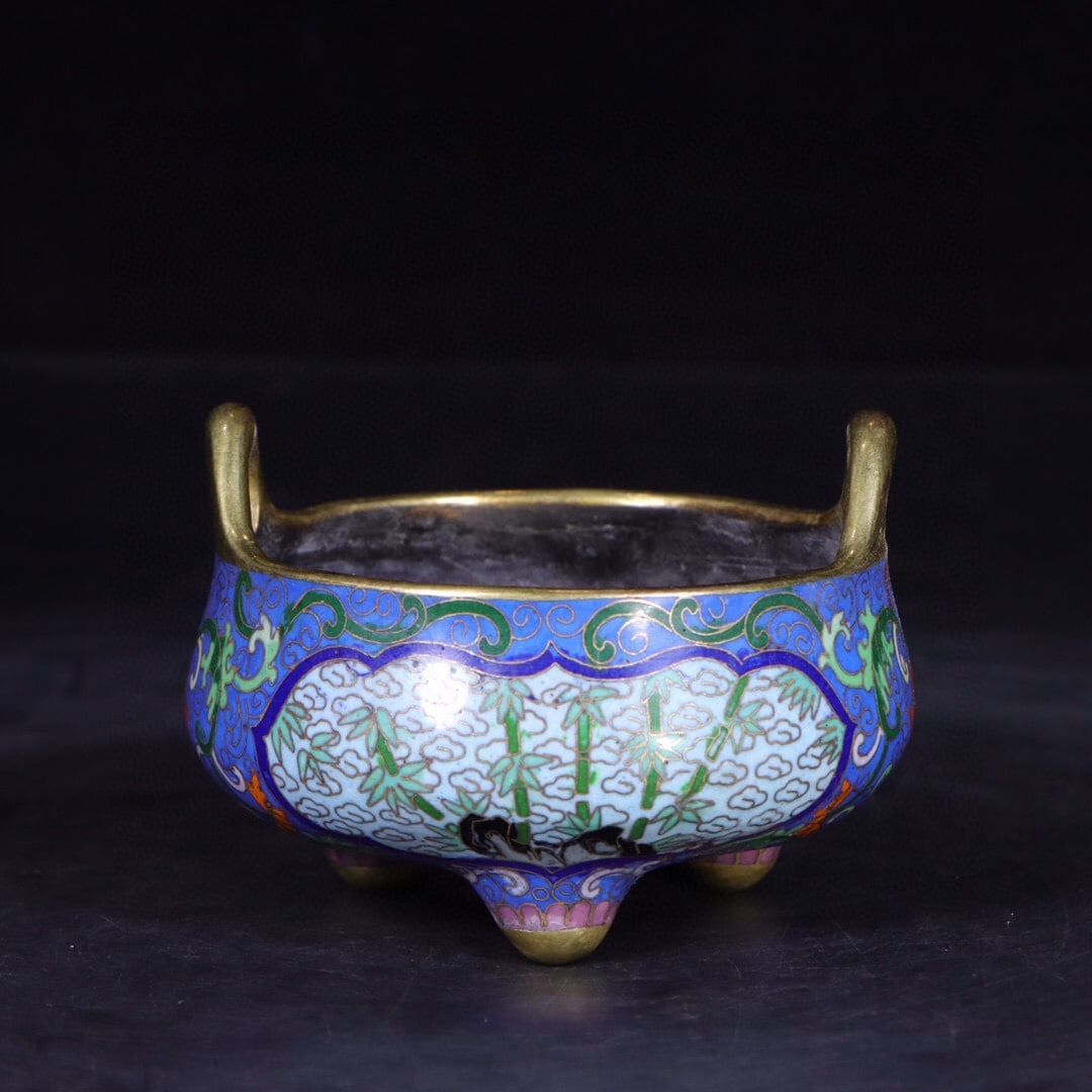An Exquisite Bronze Cloisonne Gilt Censer: An Exquisite Bronze Cloisonne Gilt Censer,Qing Dynasty, China,Qianlong Four-character Mark,Size:3.1inx4.4in,Weight:783g 铜胎掐丝珐琅彩鎏金香