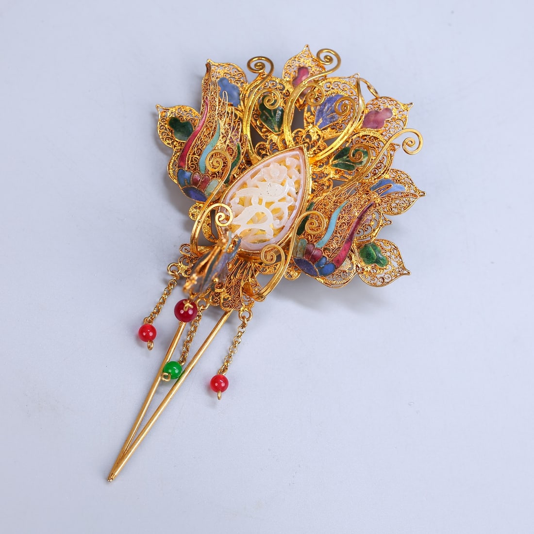 An Exquisite Cloisonné Inlaid Hotan Jade Hair Band: An Exquisite Cloisonné Inlaid Hotan Jade Hair Band,Qing Dynasty, China,Size:7.1inx4.3in ,Weight:111g