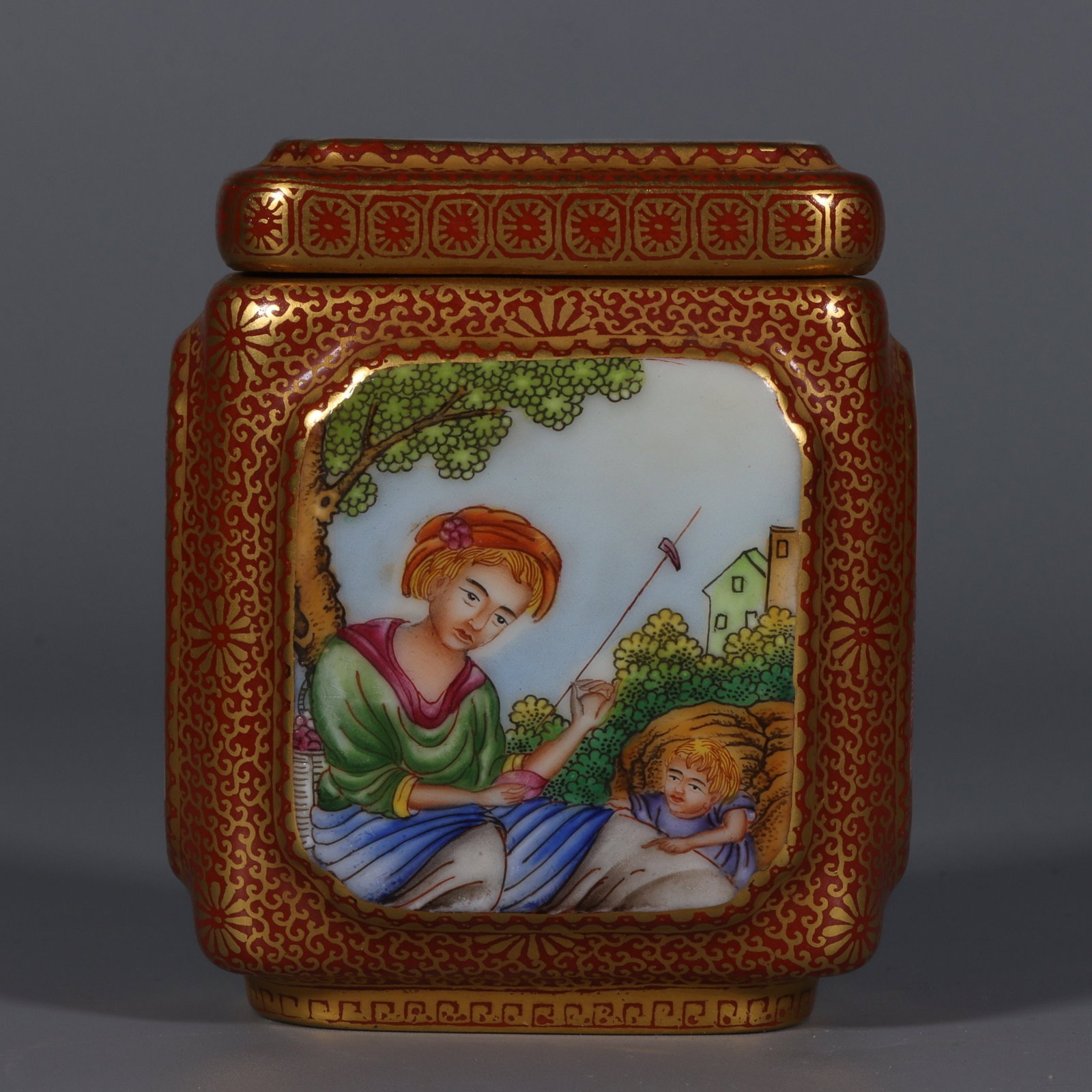 An Exquisite Yangcai Enamel Painted Gold Lotus and Figures Pattern Jar: An Exquisite Yangcai Enamel Painted Gold Lotus and Figures Pattern Jar,Qing Dynasty, China,Qianlong Four-character Mark,Size:3.1inx2.1inx2.2in 洋彩描金缠枝莲&