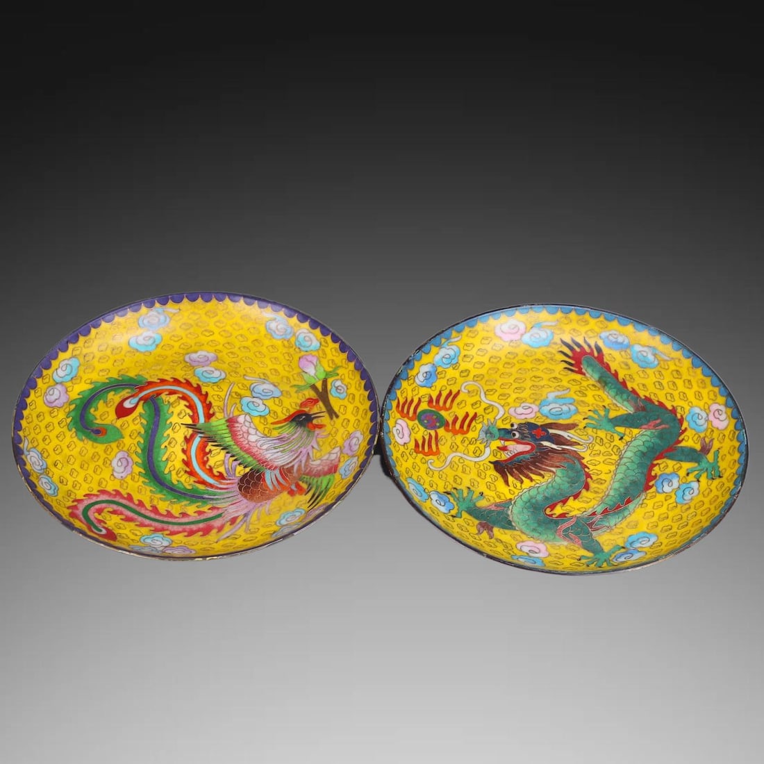 An Exquisite A pair of Cloisonné Dragon and Phoenix Plate: An Exquisite A pair of Cloisonné Dragon and Phoenix Plate,Qing Dynasty, China,Qianlong Four-character Mark,Size:9.8inx1in ,Weight:2135g 一对景泰蓝龙凤