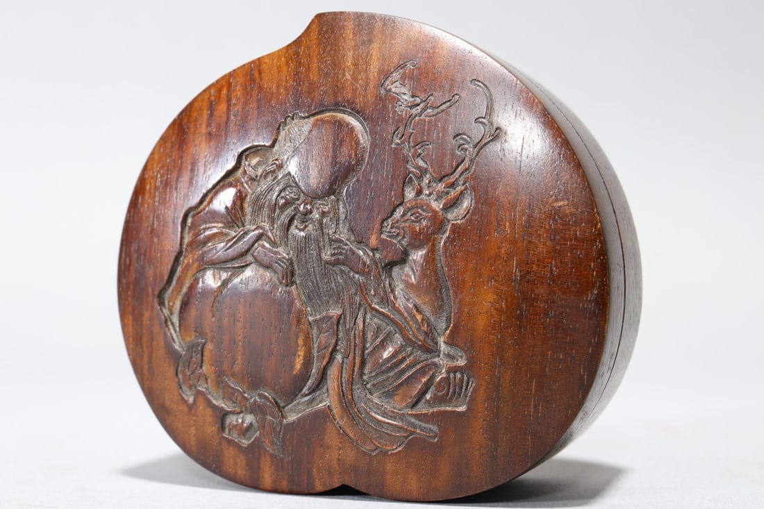 An Exquisite Redwood Figures Pattern Box: An Exquisite Redwood Figures Pattern Box, Qing Dynasty, China,Size:1.6inx3.8in ,Weight:132g 红木人物纹盖盒, 中国清代