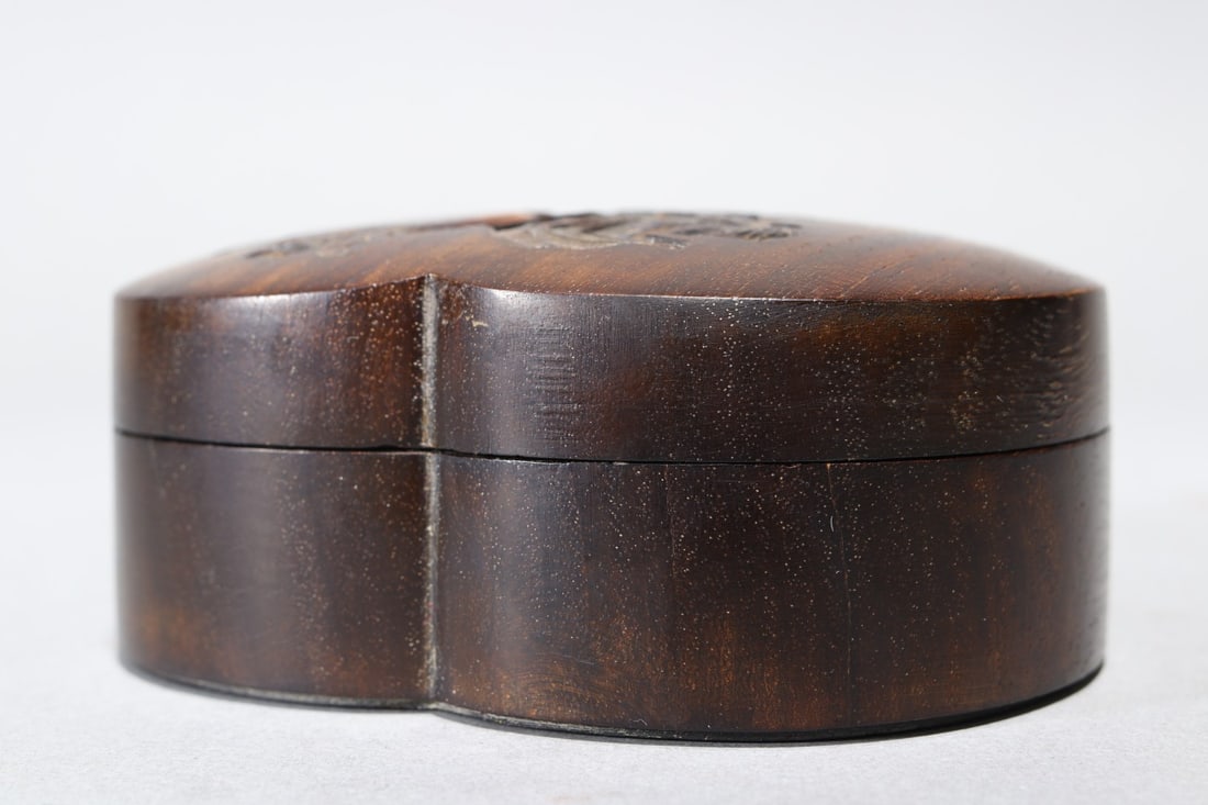 An Exquisite Redwood Figures Pattern Box - 3