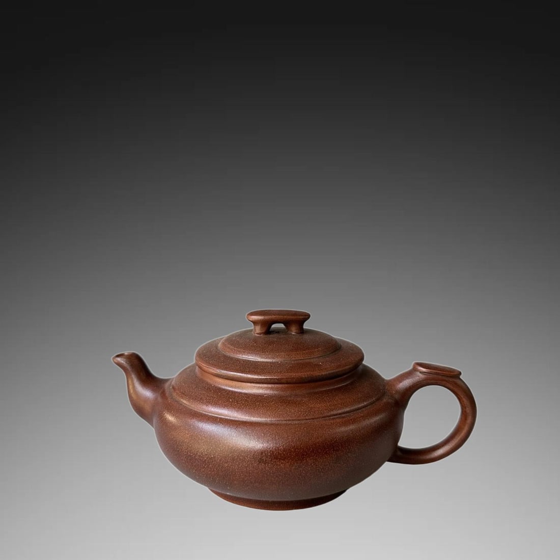 An Exquisite Gu Jingzhou Mark Purple Sands Bottle: An Exquisite Gu Jingzhou Mark Purple Sands Bottle,Republic of China,With Mark,Size:7.1inx3.5in 顾景舟款紫砂壶,民国,带款
