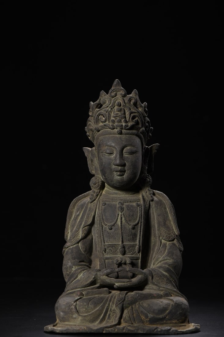 An Exquisite Coppery Buddha statue Ornament: An Exquisite Coppery Buddha statue Ornament,Ming Dynasty, China,Size:9.4inx5.9inx4.3in,Weight:2680g 紫铜佛像摆件,中国明代