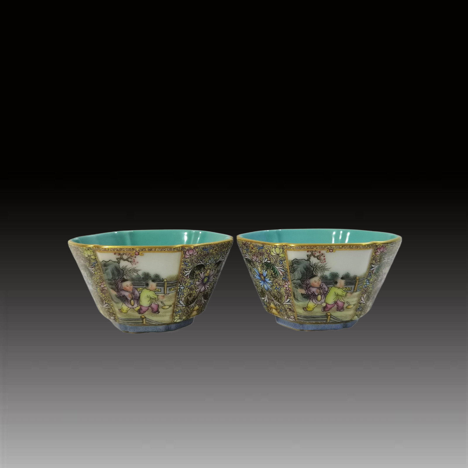 A pair of Exquisite Enamel Painted Gold Figures Pattern Cup: A pair of Exquisite Enamel Painted Gold Figures Pattern Cup,Qing Dynasty, China,Qianlong Four-character Mark,Size:1.9inx3.3inx1.7in 一对珐琅彩描金人