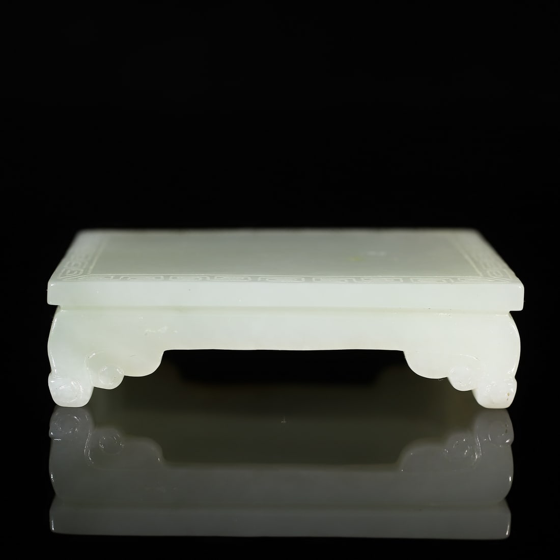 An Exquisite Hotan Jade Ink Rest: An Exquisite Hotan Jade Ink Rest,Qing Dynasty, China,Size:2.8inx1.8inx0.7in,Weight:76g 和田玉墨床,中国清代