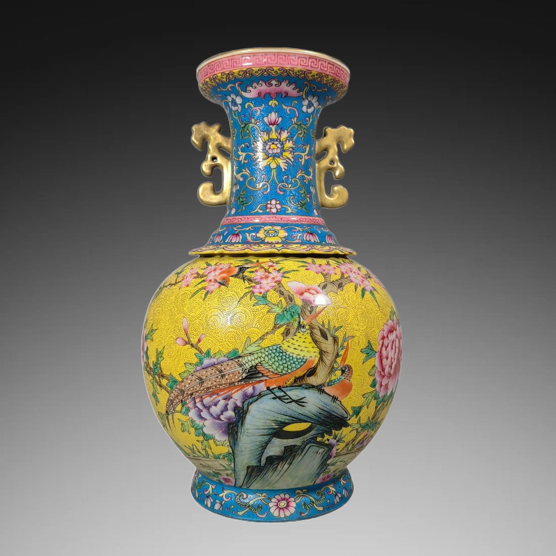 An Exquisite Famille-Rose Flower and Bird Pattern Double-Ears Vase: An Exquisite Famille-Rose Flower and Bird Pattern Double-Ears Vase,Qing Dynasty, China,Qianlong Six-character Mark,Size:14.2inx9.4in 粉彩花鸟纹双耳瓶,&#