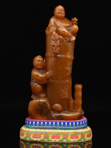 An Exquisite Tianhuang Stone Carved Figures Ornament: An Exquisite Tianhuang Stone Carved Figures Ornament,Qing Dynasty, China,With Mark,Size:8.3inx4.7inx2.8in,Weight:880g