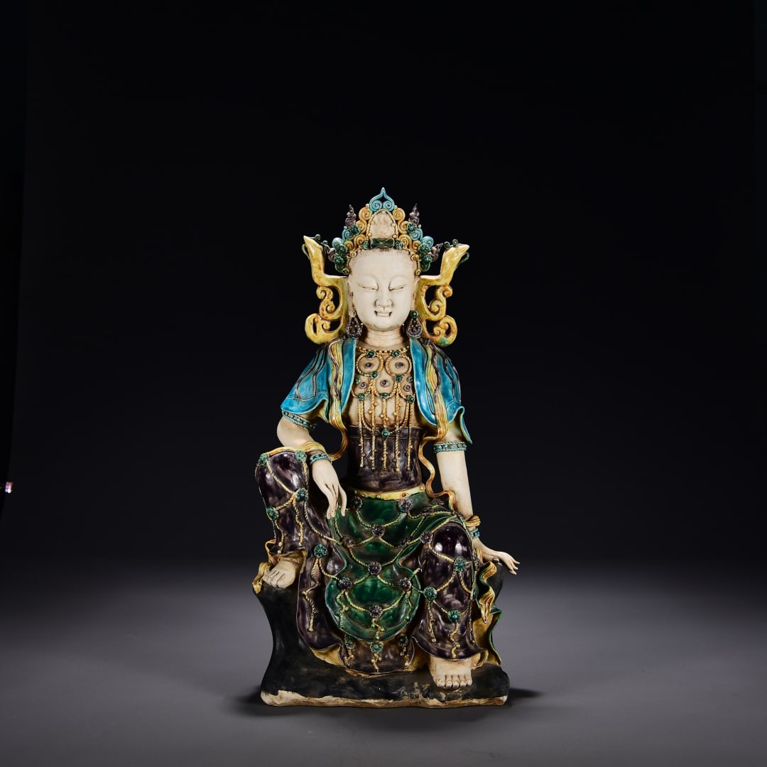 An Exquisite Fahua Glazed Statue of Avalokitesvara: An Exquisite Fahua Glazed Statue of Avalokitesvara,Ming Dynasty, China,Size:20.5inx13in 珐华彩观音,中国明代