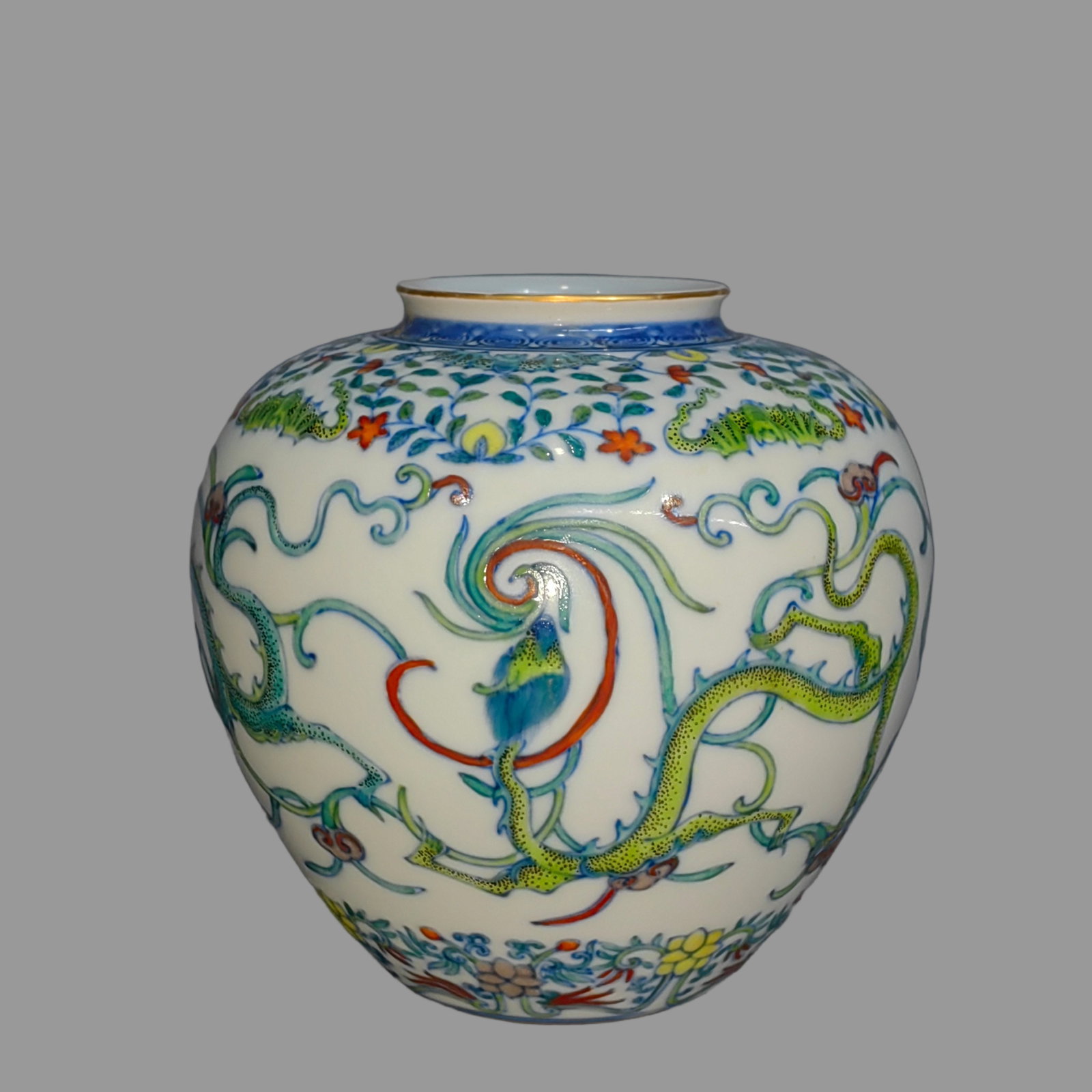 An Exquisite Wucai Dragon Pattern Jar - 3
